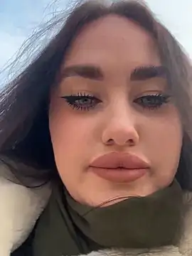 KiraSunshine online show from 11.20.25