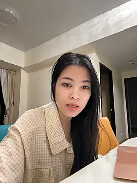 Snapshot of Minhee22 chatting on 10.21.25 Minhee22 online show from 10.21.25