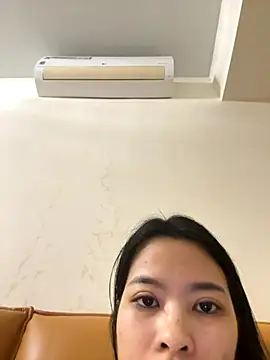 Snapshot of Minhee22 chatting on 10.28.25 Minhee22 online show from 10.28.25