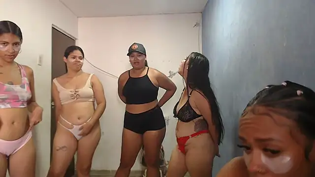 Snapshot of ricaslatinas1 chatting on 03.11.26 ricaslatinas1 online show from 03.11.26