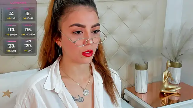 lucia lorenz online show from 10.24.25