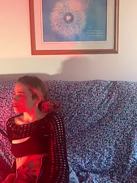 Snapshot of Soft_Dream_ chatting on 10.30.25 Soft Dream online show from 10.30.25