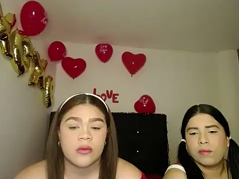 Snapshot of 2moons_full_of_love chatting on 02.14.26 2moons full of love online show from 02.14.26