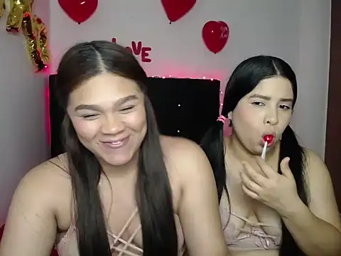 Snapshot of 2moons_full_of_love chatting on 02.15.26 2moons full of love online show from 02.15.26