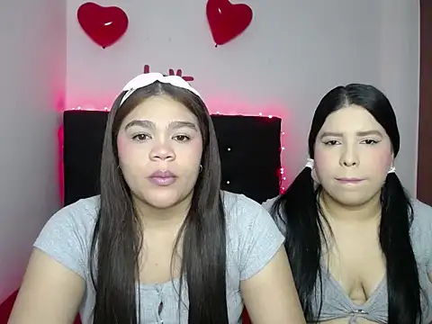 Snapshot of 2moons_full_of_love chatting on 02.17.26 2moons full of love online show from 02.17.26
