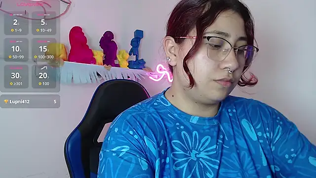 littlee red online show from 11.10.25