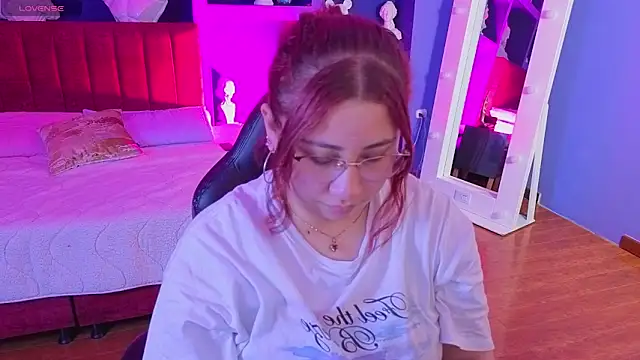 littlee red online show from 03.10.26