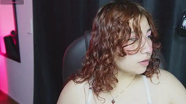 littlee red online show from 04.17.26