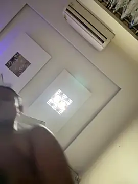 Snapshot of heenashai chatting on 10.30.25 heenashai online show from 10.30.25