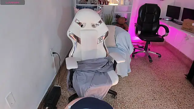 Dakota jhons1 online show from 12.14.25