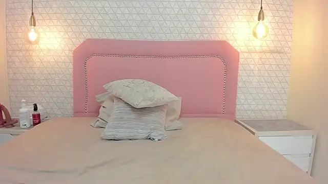 TAYLORMEYER1 online show from 04.15.26