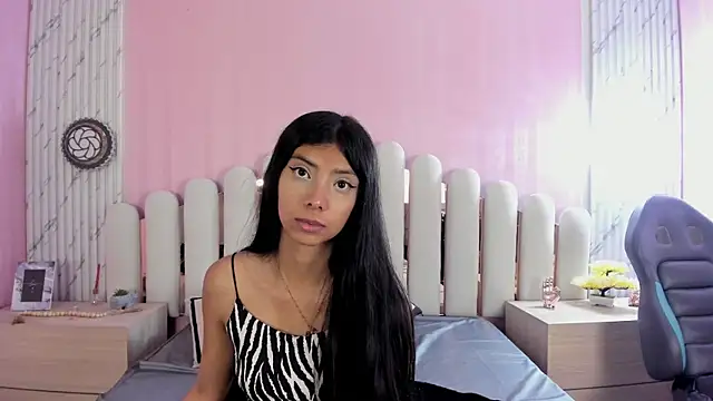 Isabella Marsh online show from 10.31.25