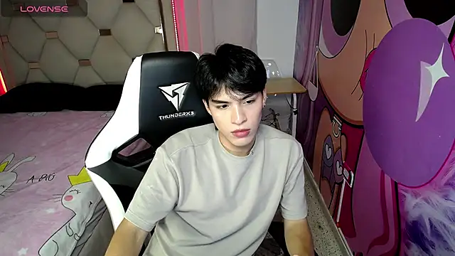 Snapshot of hyun_jin_ chatting on 10.18.25 hyun jin online show from 10.18.25