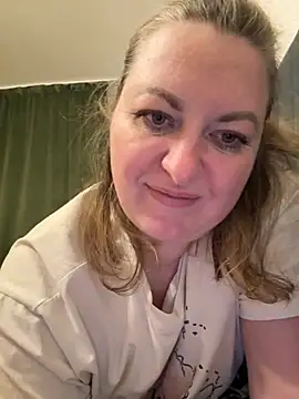 Amelia-Diamond online show from 11.22.25