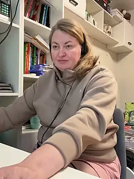 Amelia-Diamond online show from 12.18.25