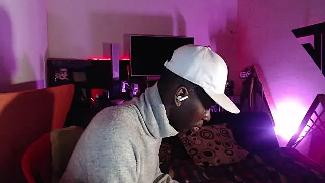 Snapshot of Black_Paradice chatting on 11.12.25 Black Paradice online show from 11.12.25