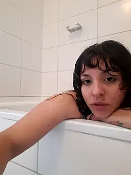 Snapshot of itsbbysaeko chatting on 10.27.25 itsbbysaeko online show from 10.27.25