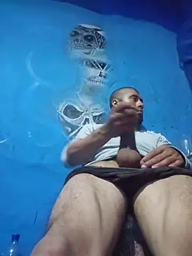 Snapshot of vergueo3 chatting on 12.18.25 vergueo3 online show from 12.18.25