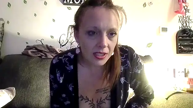 Snapshot of LoveLibz169 chatting on 10.26.25 LoveLibz169 online show from 10.26.25