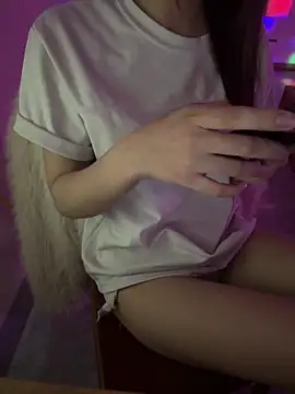 Snapshot of Bong-g chatting on 04.15.26 Bong-g online show from 04.15.26