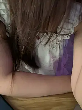 Snapshot of Bong-g chatting on 04.17.26 Bong-g online show from 04.17.26