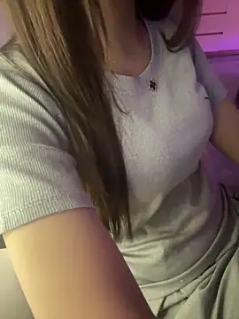 Snapshot of Bong-g chatting on 04.24.26 Bong-g online show from 04.24.26