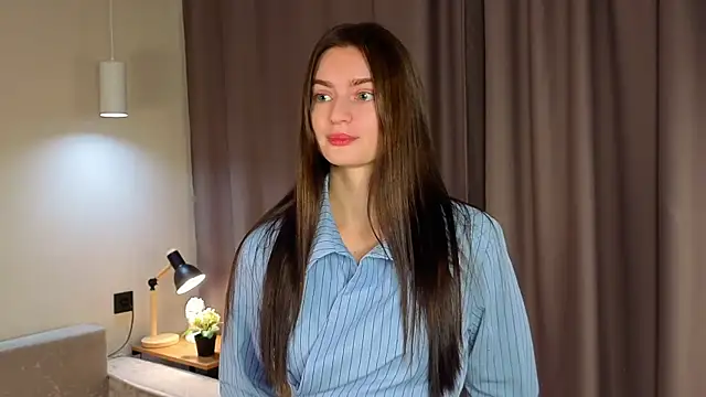 Snapshot of RosaMunoz_ chatting on 10.20.25 RosaMunoz online show from 10.20.25