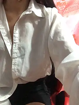 Kylie beem online show from 12.04.25