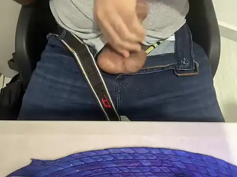 Snapshot of EdgarLopez69 chatting on 03.04.26 EdgarLopez69 online show from 03.04.26