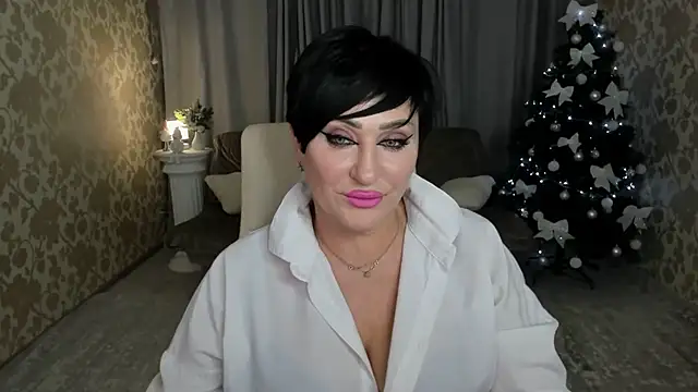 KiraTempt online show from 11.30.25