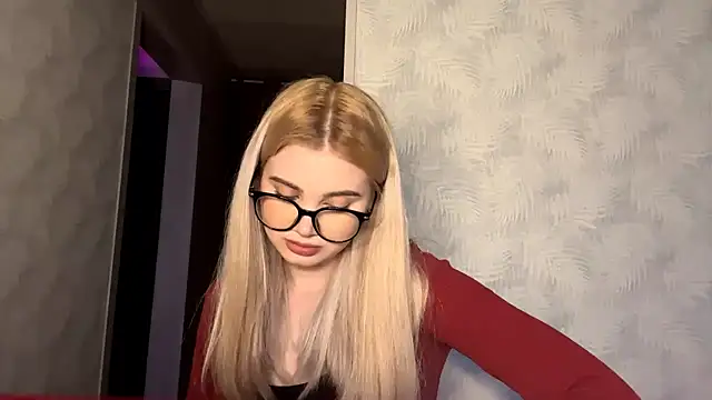 Snapshot of JolieAlto chatting on 10.19.25 JolieAlto online show from 10.19.25