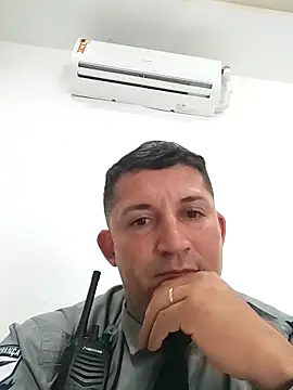 Snapshot of peladowisk chatting on 10.31.25 peladowisk online show from 10.31.25