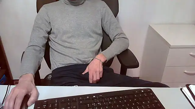 Snapshot of topg84 chatting on 03.13.26 topg84 online show from 03.13.26