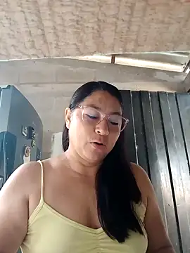 Snapshot of Brilly69 chatting on 10.21.25 Brilly69 online show from 10.21.25