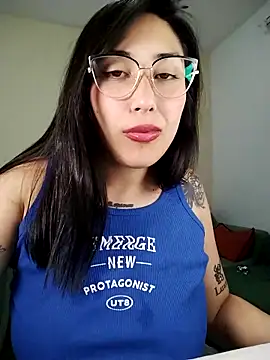 Snapshot of Chinitaaa28 chatting on 11.02.25 Chinitaaa28 online show from 11.02.25