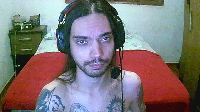 Snapshot of SrFortunes chatting on 10.20.25 SrFortunes online show from 10.20.25