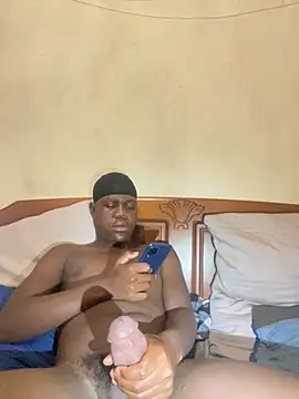 Snapshot of maloya267 chatting on 10.30.25 maloya267 online show from 10.30.25