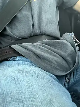 Snapshot of SirDirty34 chatting on 11.03.25 SirDirty34 online show from 11.03.25