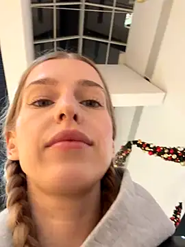 kira mia online show from 12.04.25