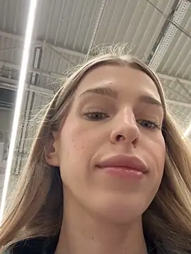 kira mia online show from 12.18.25