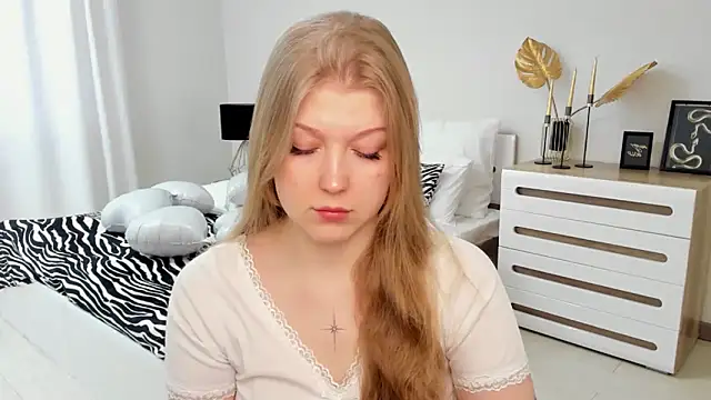 Stella Light online show from 03.08.26