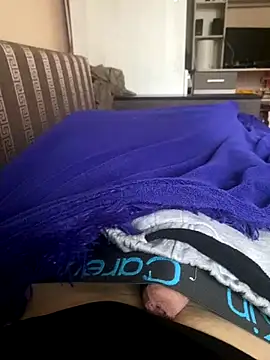 Snapshot of damiew1 chatting on 10.30.25 damiew1 online show from 10.30.25