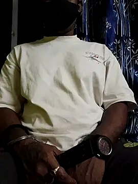 Snapshot of bindasbruno chatting on 11.01.25 bindasbruno online show from 11.01.25