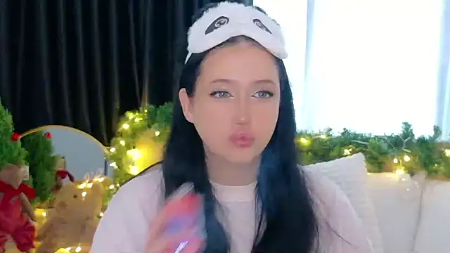 Felicia Herceg online show from 12.13.25