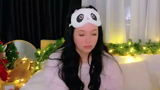 Felicia Herceg online show from 12.14.25