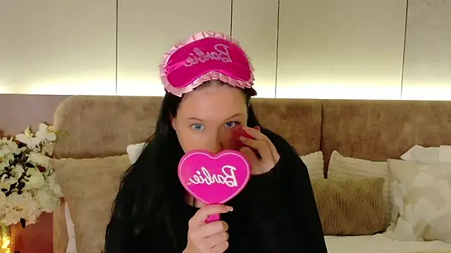 Felicia Herceg online show from 12.22.25