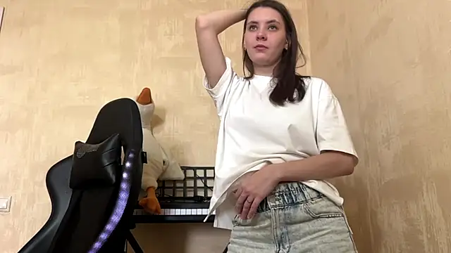 Snapshot of foxyjeny chatting on 10.20.25 foxyjeny online show from 10.20.25