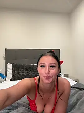 Snapshot of AlexandraLovex chatting on 10.27.25 AlexandraLovex online show from 10.27.25