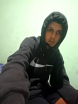 Snapshot of pretonovinho57 chatting on 10.31.25 pretonovinho57 online show from 10.31.25