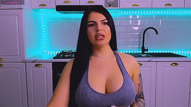 RheaLynn online show from 03.25.26